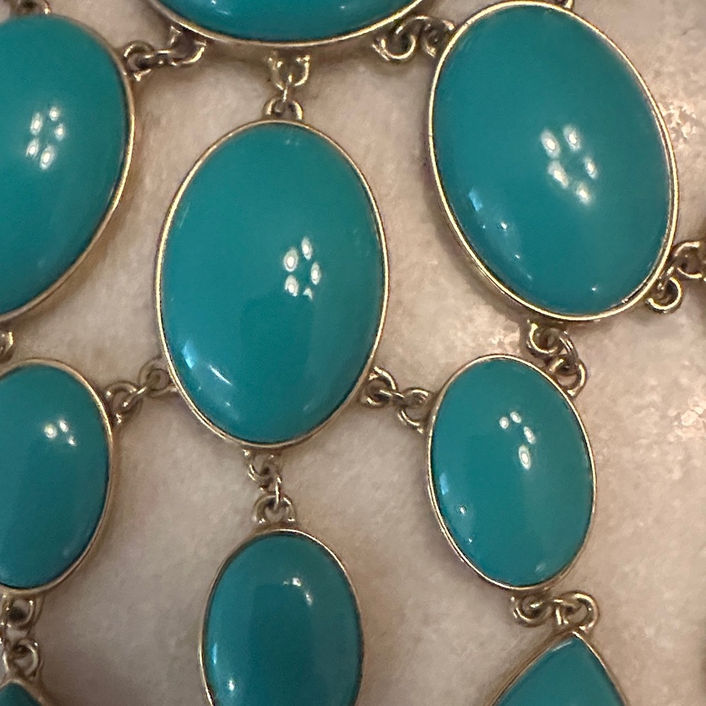 Kenneth Jay Lane Elegant Turquoise Statement Necklace - Picture 3 of 5